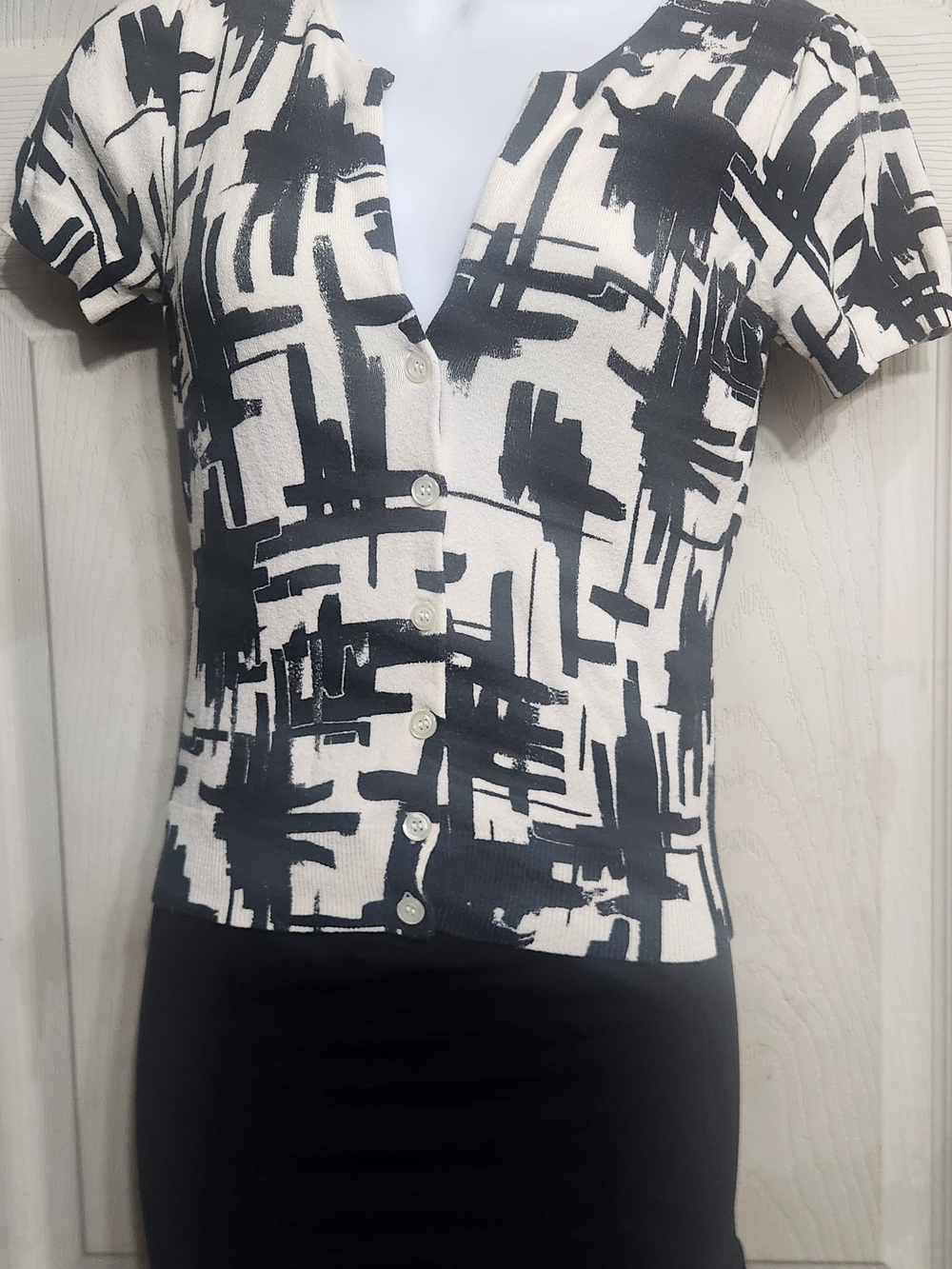 The Limited Black & White Abstract Button-Down Top